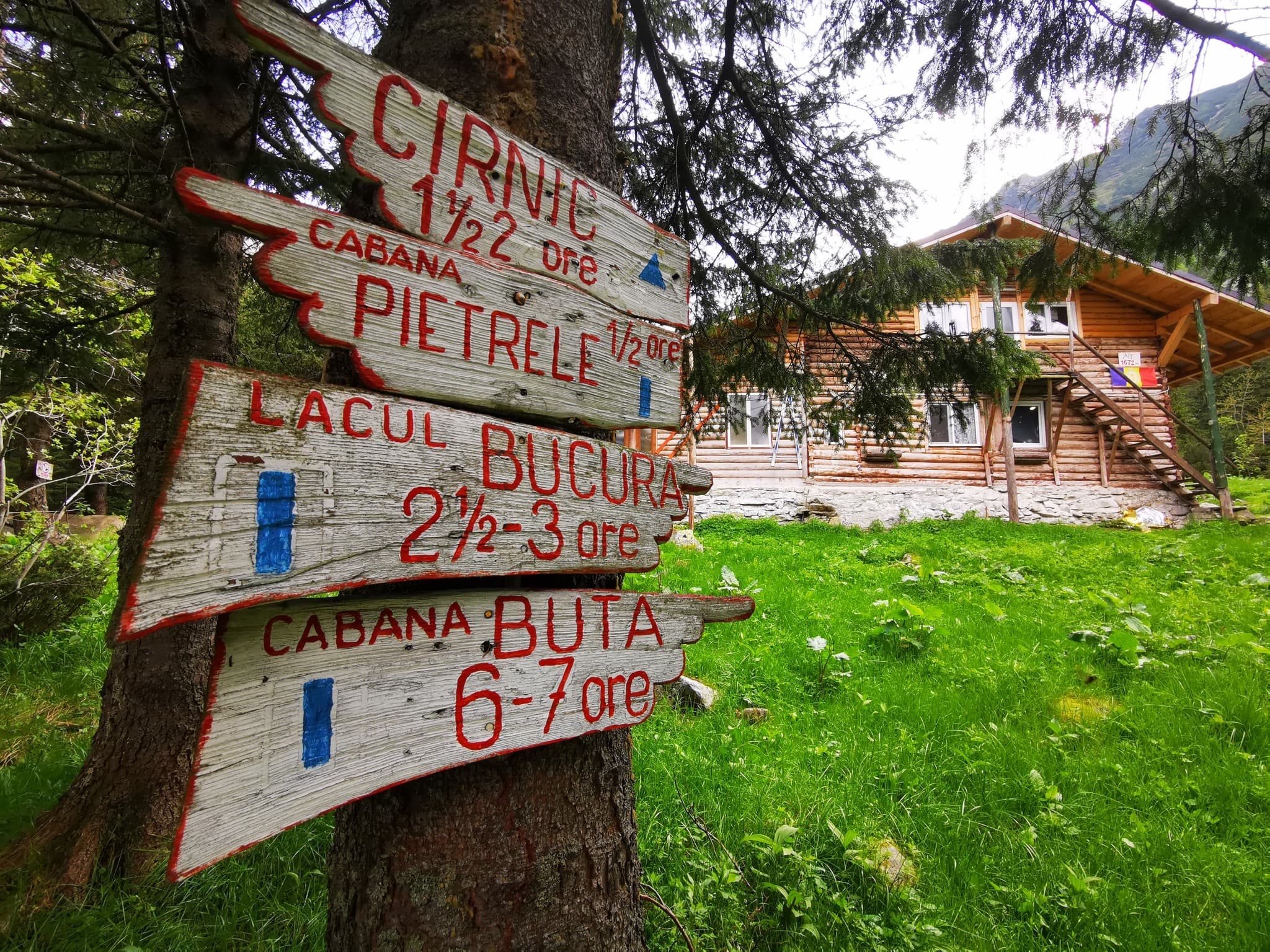 Cabana în lumina toamnei